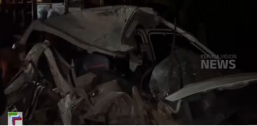 Five dead after car collides with gas cylinder lorry