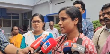 The woman accompanying the patient beat up the woman doctor