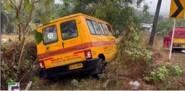 12 students injured after Kasargod school van went out of control and hit a tree