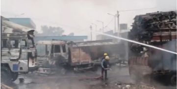 Massive Fire Engulfs Trucks Near Jaipur Petrol Pump,