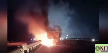 A tipper lorry caught fire on the Mannuthi-Vadakancherry highway