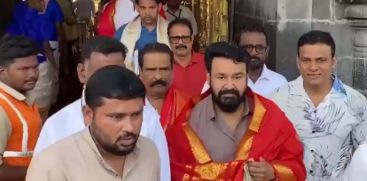 mohanlal-offers-prayers-at-tirumala-temple-fans-flock-to-see-actor