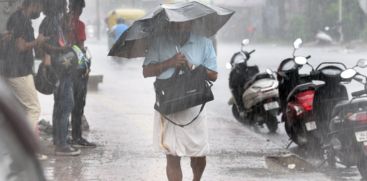 Chance of heavy rain today; Orange alert in 3 districts