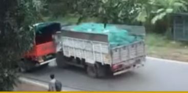 lorry collided with another lorry