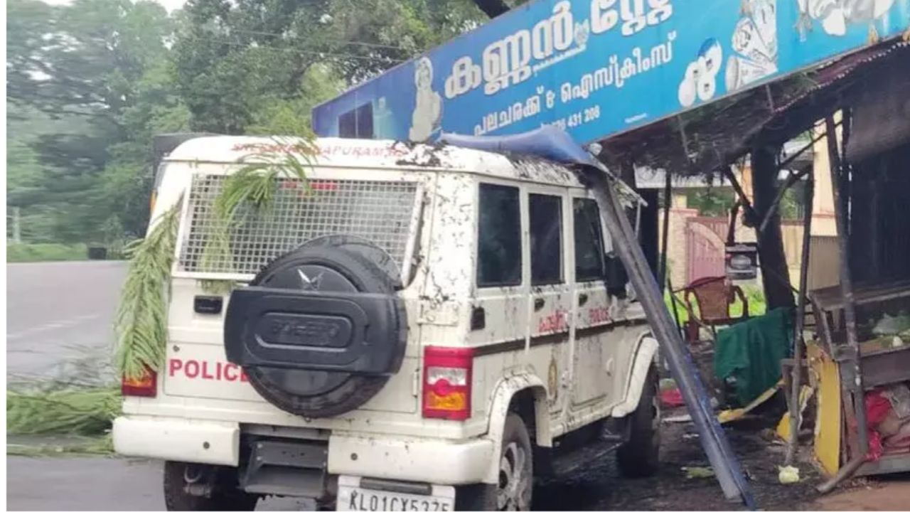 kerala-police-jeep-accident