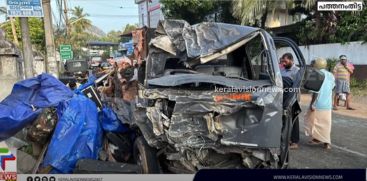 Vegetable lorry and pick-up collided in Pathanamthitta Surulikode accident; 2 people died