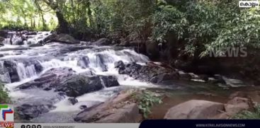 Irapilkutam waterfall attracts tourists