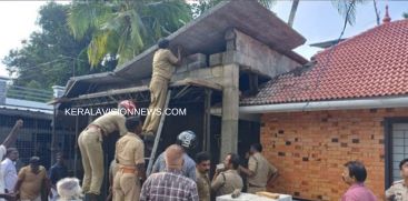 accident-occurred-while-demolishing-the-roof-workers-stuck