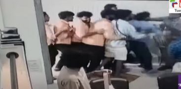 Students slap the principal in the face; Clash at Gurudev College in Koyalandy