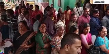 Long line of voters at Palakkad