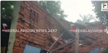 House collapsed in Kallachi, Kozhikode due to heavy rain