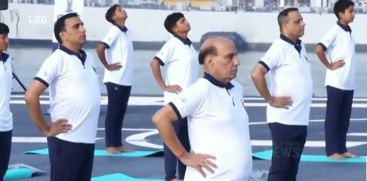 International Yoga Day; Defence Minister Raj Nath Singh Participate Yoga Programmes with Navy Officers at Kochi