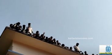 Students of Thodupuzha Co-Operative Law College end their strike