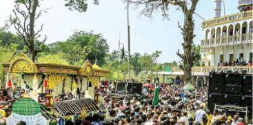 Cleansing of the Tani tree in Manatala Chandanakudam Nerecha as a symbol of secularism