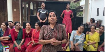 A group of women turned Poothapat into a dance drama