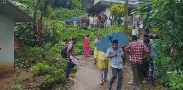 The District Disaster Management Committee conducted an inspection of landslide areas in Vadakancherry Akamala