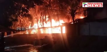 A huge fire broke out in Kochuveli, Thiruvananthapuram