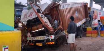 Two killed as lorry hits metro pole at Aluva Muttam