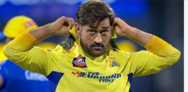 ms-dhoni-handsover-chennai-captaincy-to-gaikwad