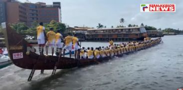 The Thalavadi Chundan's demonstration rowing in Alappuzha's Punnamada backwater enthralled the water festival lovers.