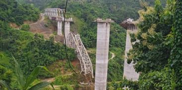 under construction railway bridge colapsed in Mizoram.17 dead