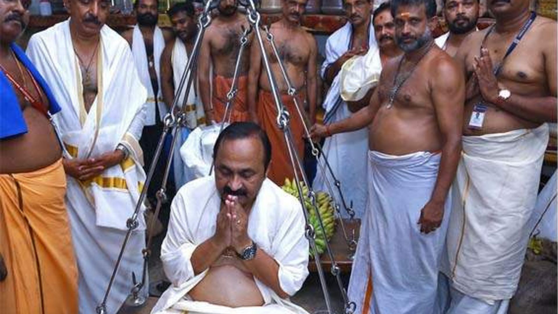 vd satheeshan offering thulaabhaaram