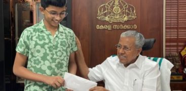 grandson-follows-the-chief-minister-as-support-for-wayanad