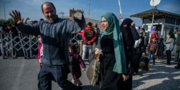 Syrian Refugees Flee Back to Their Homeland