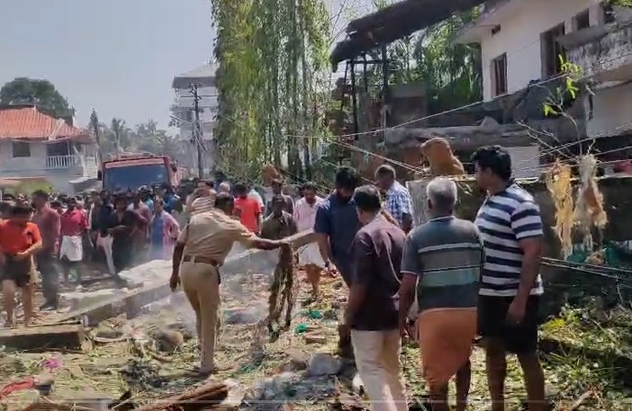 Stocking of firecrackers illegal in Tripunithura