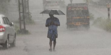 Summer rains intensify; Yellow alert in 3 districts today